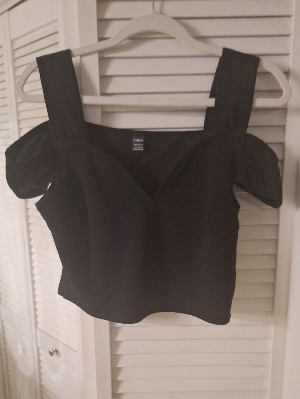 SHEIN Black Puff-Sleeve Sweetheart Crop Top
